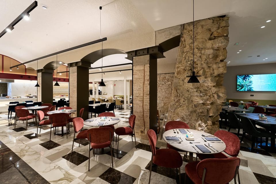 Restaurant/places to eat, Buffet breakfast