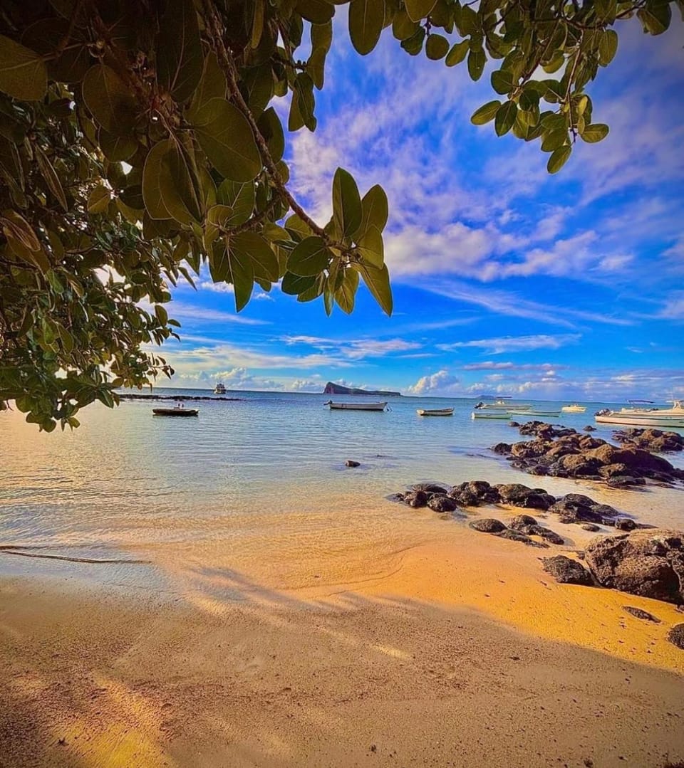 3bed villa with private pool and rooftop with a sea view in flic-en-flac, Mauritius Bed and Breakfast in Flic en Flac