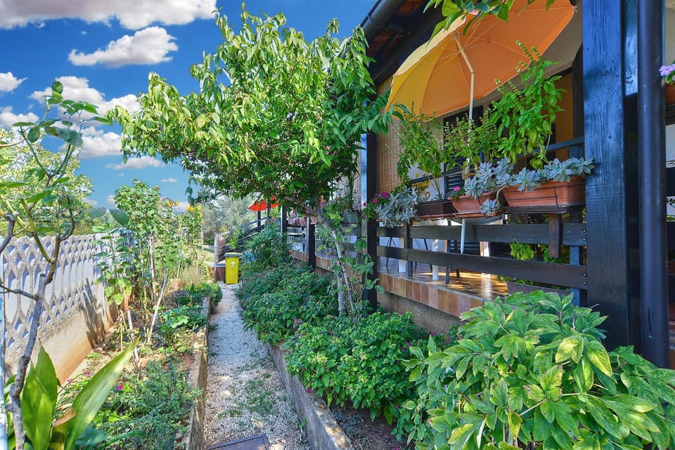 Rooms Veli Vrh 2208 Bed and Breakfast in Pula