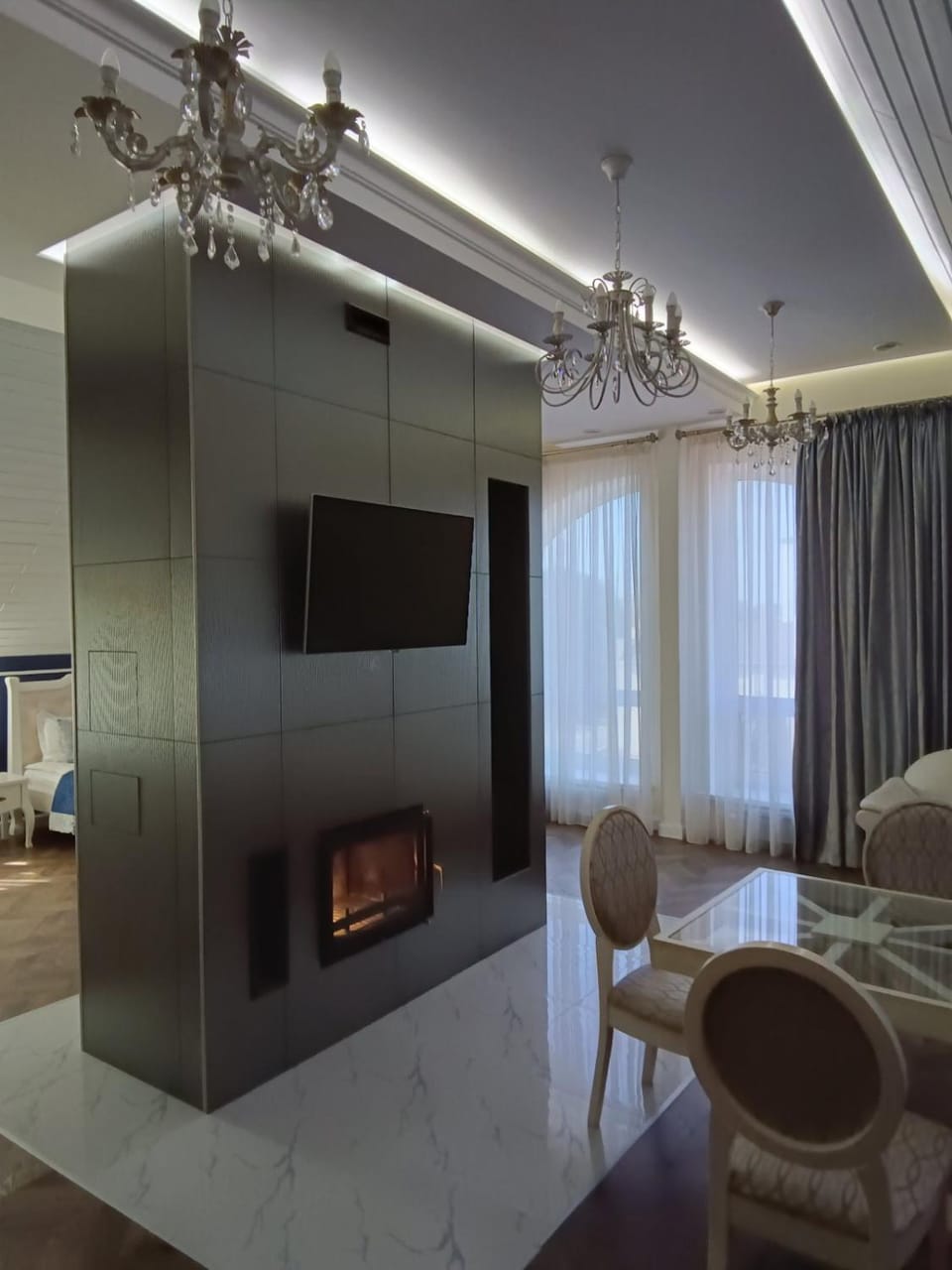 TV and multimedia, Seating area