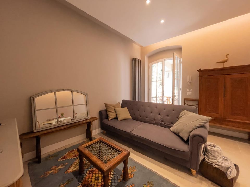 Living room, Photo of the whole room