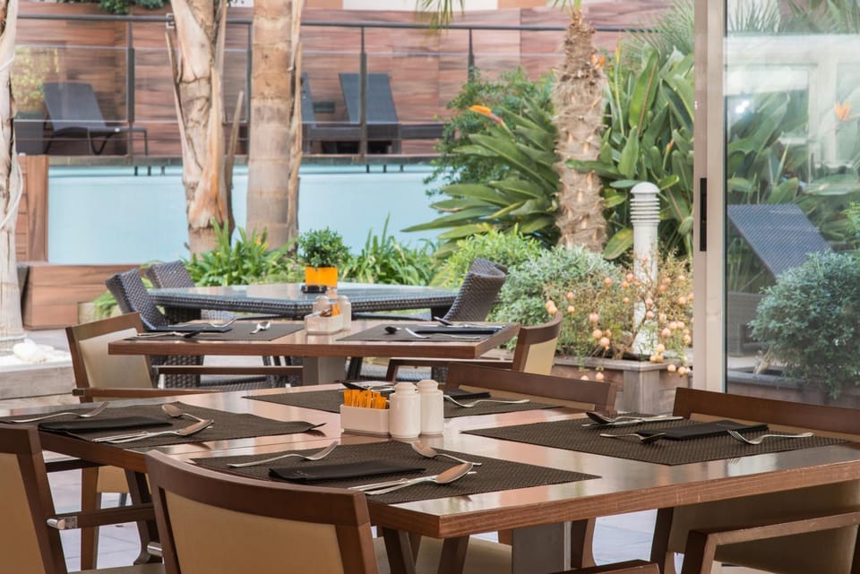 Patio, Dining area, Breakfast