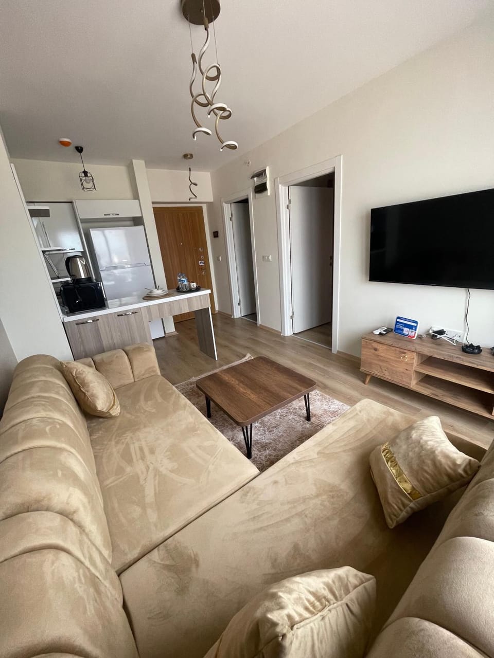Communal lounge/ TV room, TV and multimedia, Living room, Seating area, Evening entertainment