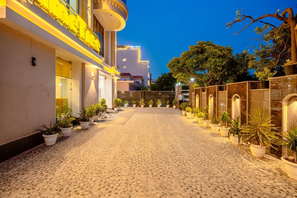 Property building, Street view