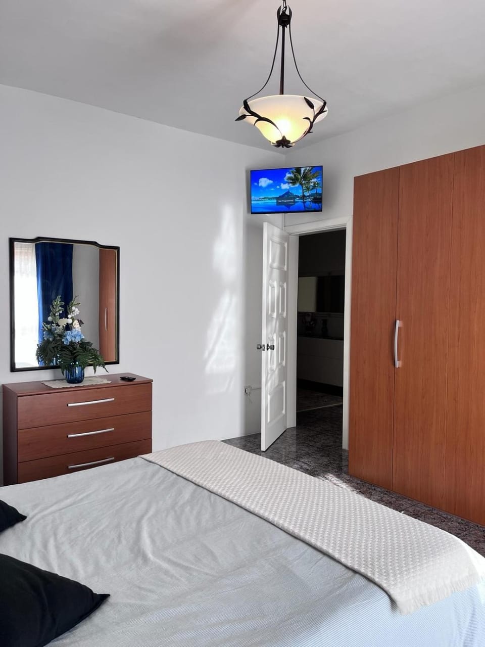 Bed, TV and multimedia, Balcony/Terrace, Beach, Bedroom, wardrobe