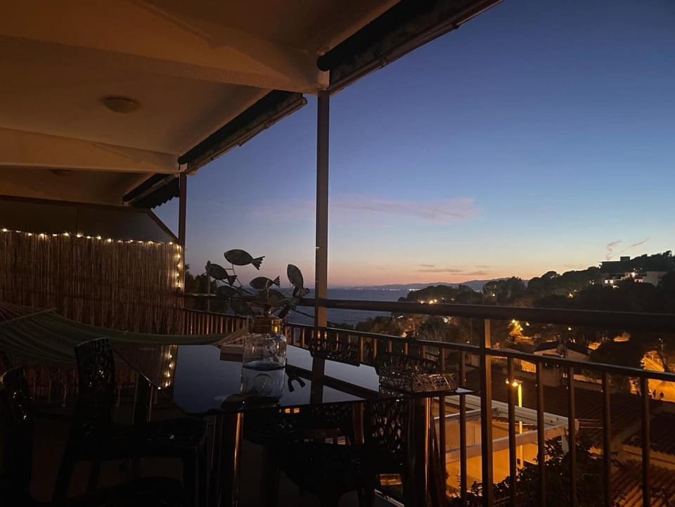 Natural landscape, View (from property/room), Balcony/Terrace, Sea view