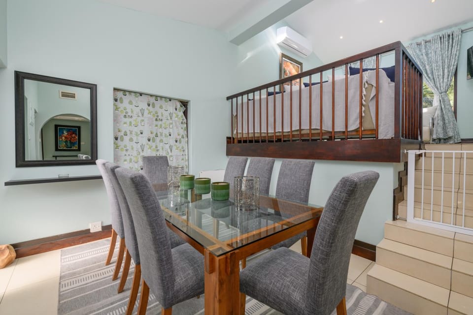 Dining area, Dinner