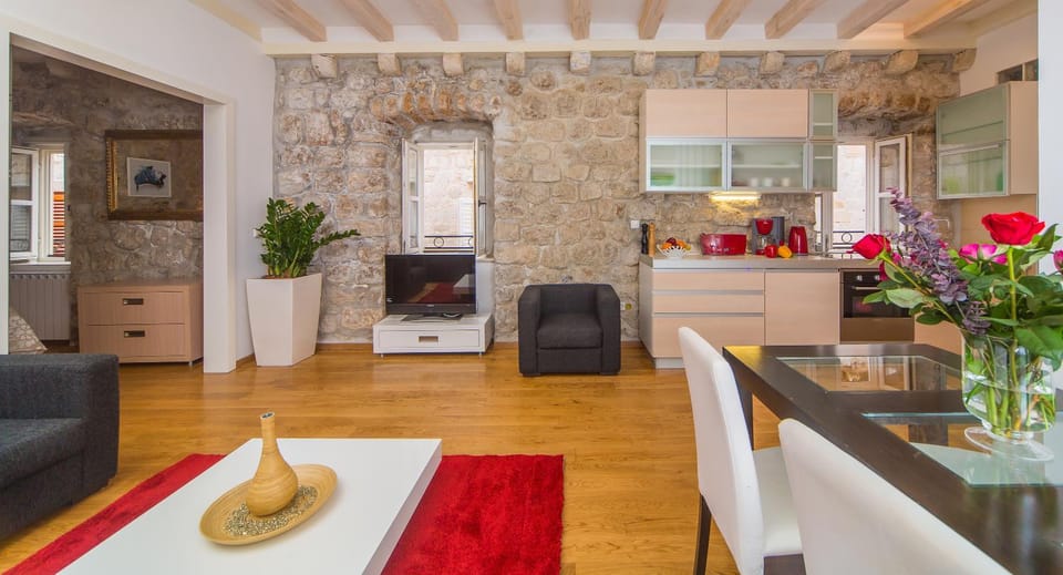 Kitchen or kitchenette, Living room, Dining area