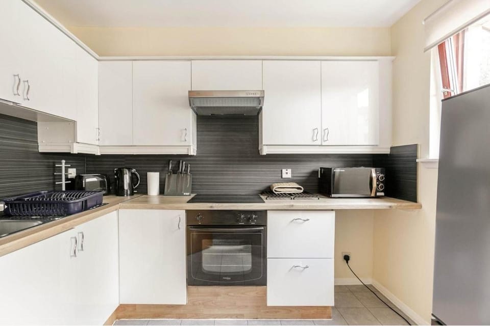 Coffee/tea facilities, Kitchen or kitchenette, oven, toaster