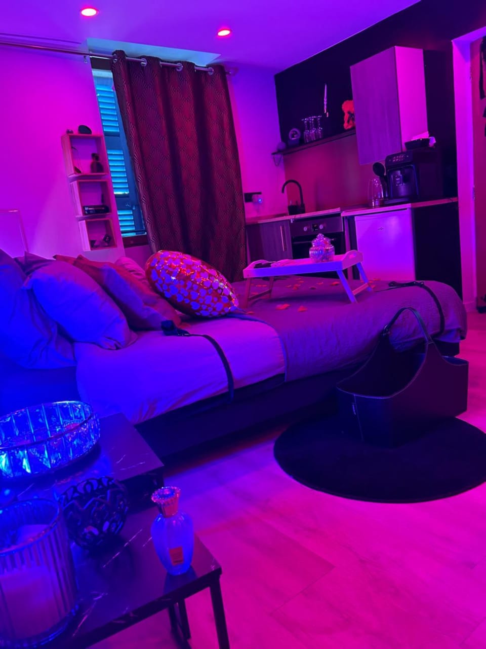 MJ Lust Room, centre var proche Verdon, cotignac, ambiance romantique Apartment in French Riviera
