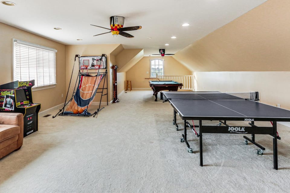 8 Mi to Dtwn: Expansive Estate in Gettysburg! House in Pennsylvania