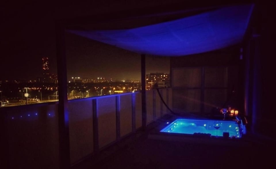 Hot Tub, View (from property/room), Balcony/Terrace