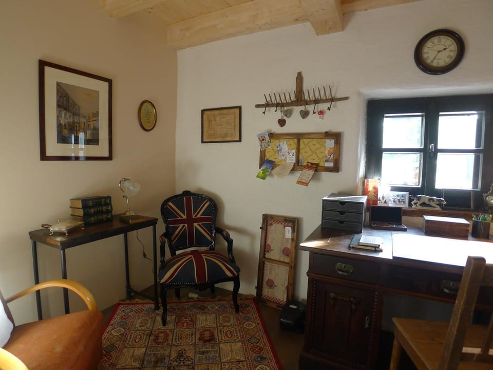 Seating area