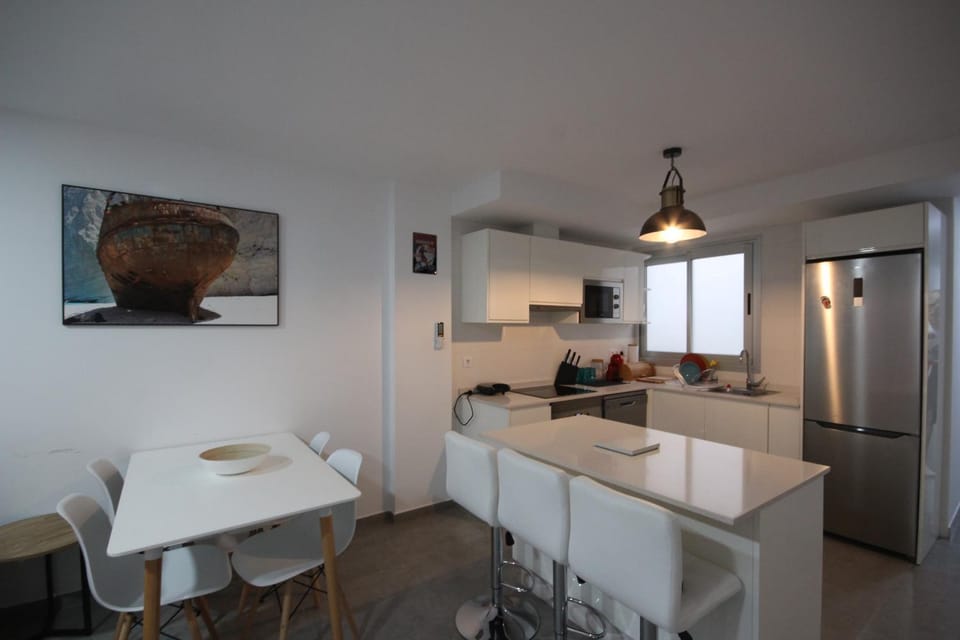 Kitchen or kitchenette, Dining area, minibar, pet friendly, stove