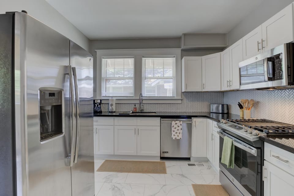 Coffee/tea facilities, Kitchen or kitchenette, dishwasher, minibar, pet friendly, stove, toaster