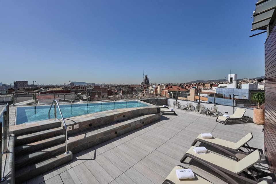 Day, View (from property/room), Balcony/Terrace, City view, Pool view, Swimming pool, sunbed