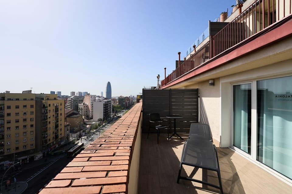 Property building, View (from property/room), Balcony/Terrace, City view