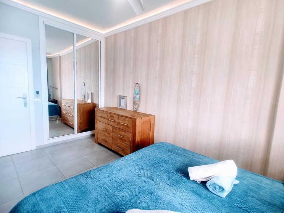 Bed, Photo of the whole room, Bedroom, wardrobe