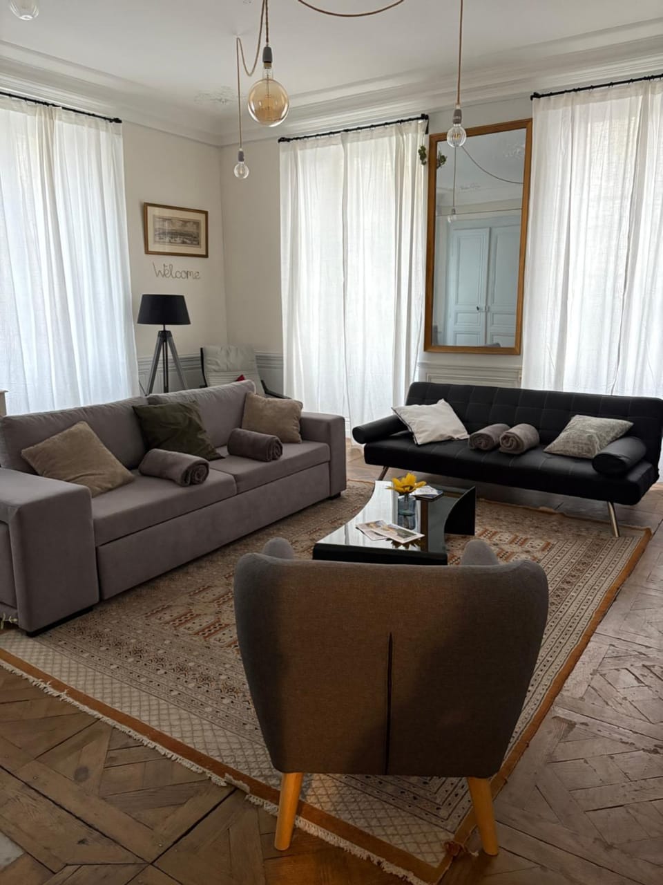 La Villa Louana 1 Appartement 160m2 sobriété,élégance en cœur de ville Apartment in Auvergne-Rhône-Alpes