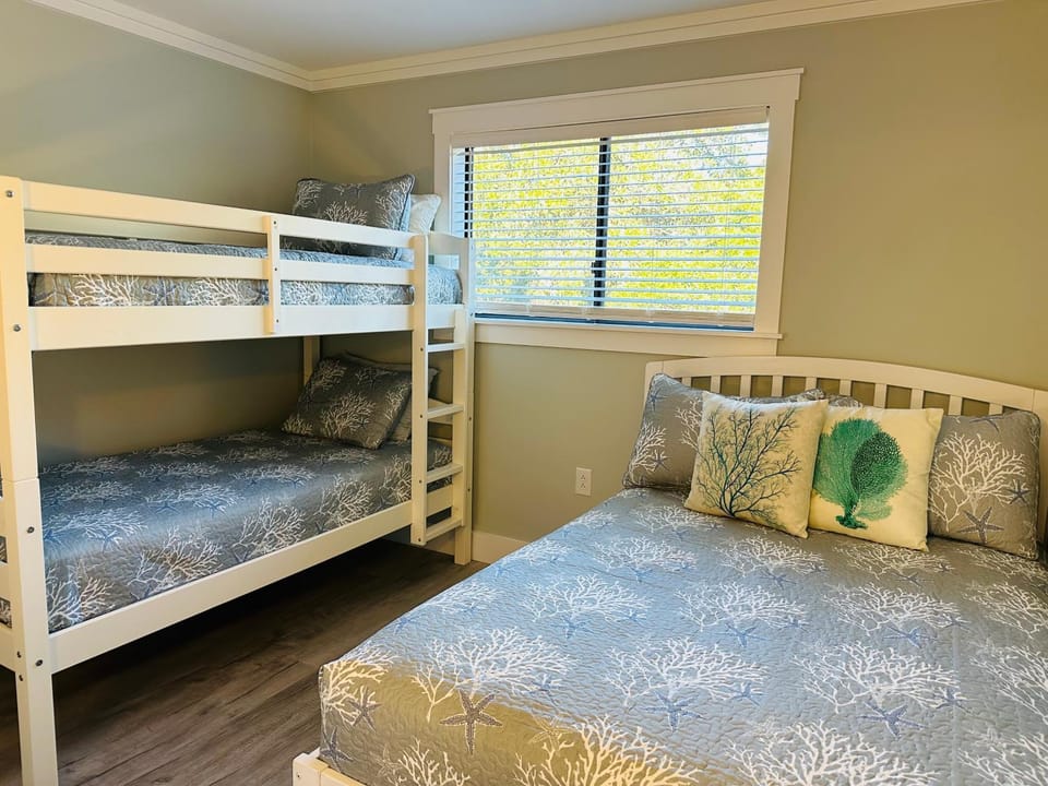 Bed, Bedroom, bunk bed