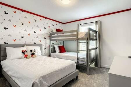 Modern Thematic 4BR with Private Pool & Console House in Kissimmee