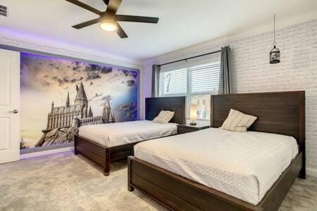 Modern Thematic 4BR with Private Pool & Console House in Kissimmee