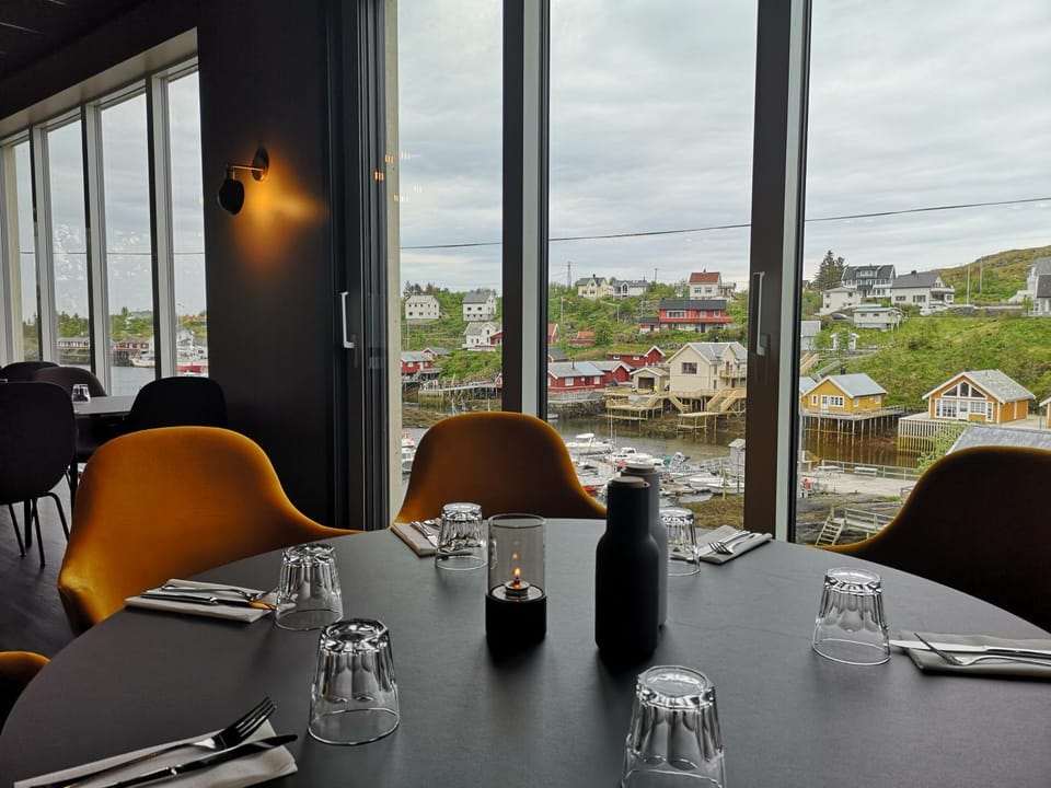 Restaurant/places to eat, Lobby or reception, Lounge or bar, Banquet/Function facilities, Sea view