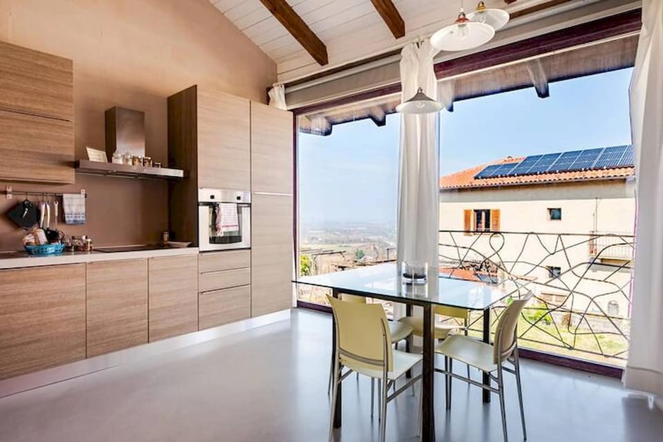 View (from property/room), Kitchen or kitchenette, Dining area