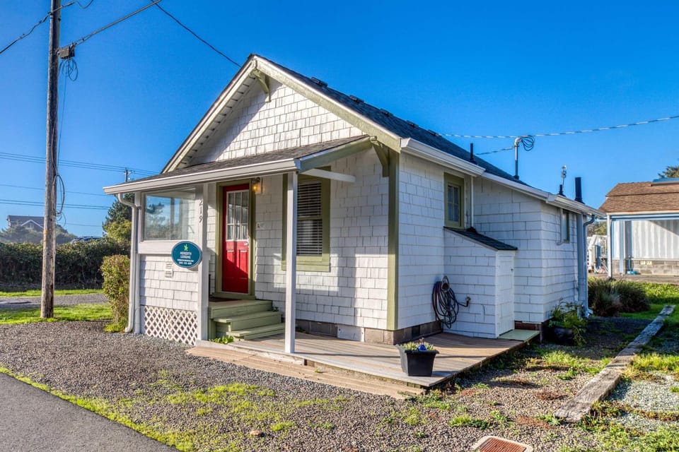 Saltair Creek Cottage - Meredith Lodging House in Rockaway Beach