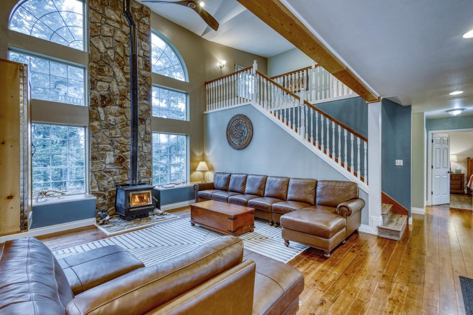 Living room, Seating area, fireplace, flat iron