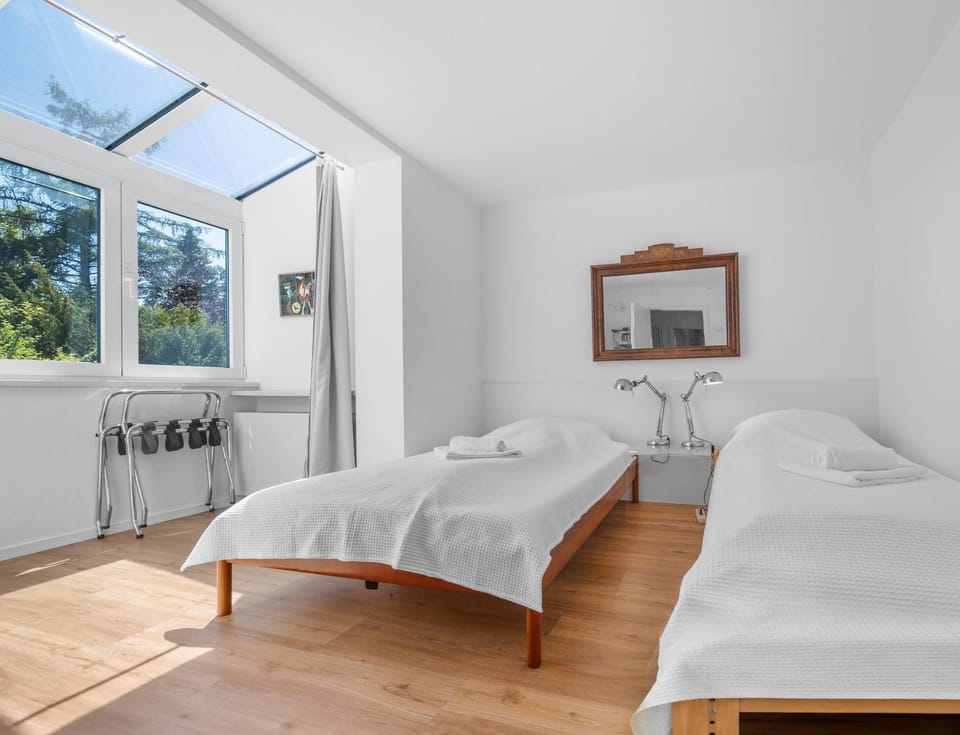 Bed, Photo of the whole room, Bedroom, Garden view