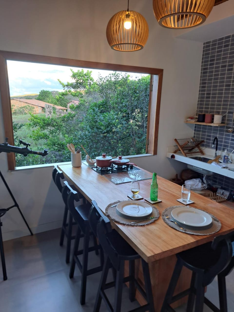 Kitchen or kitchenette, Dining area