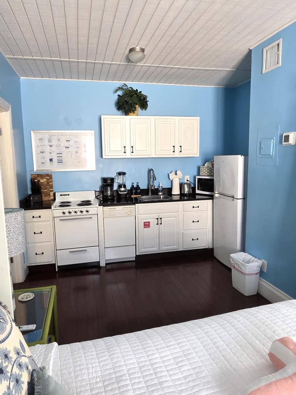 Four Suites on Duval Street w parking and pool Apartment in Key West