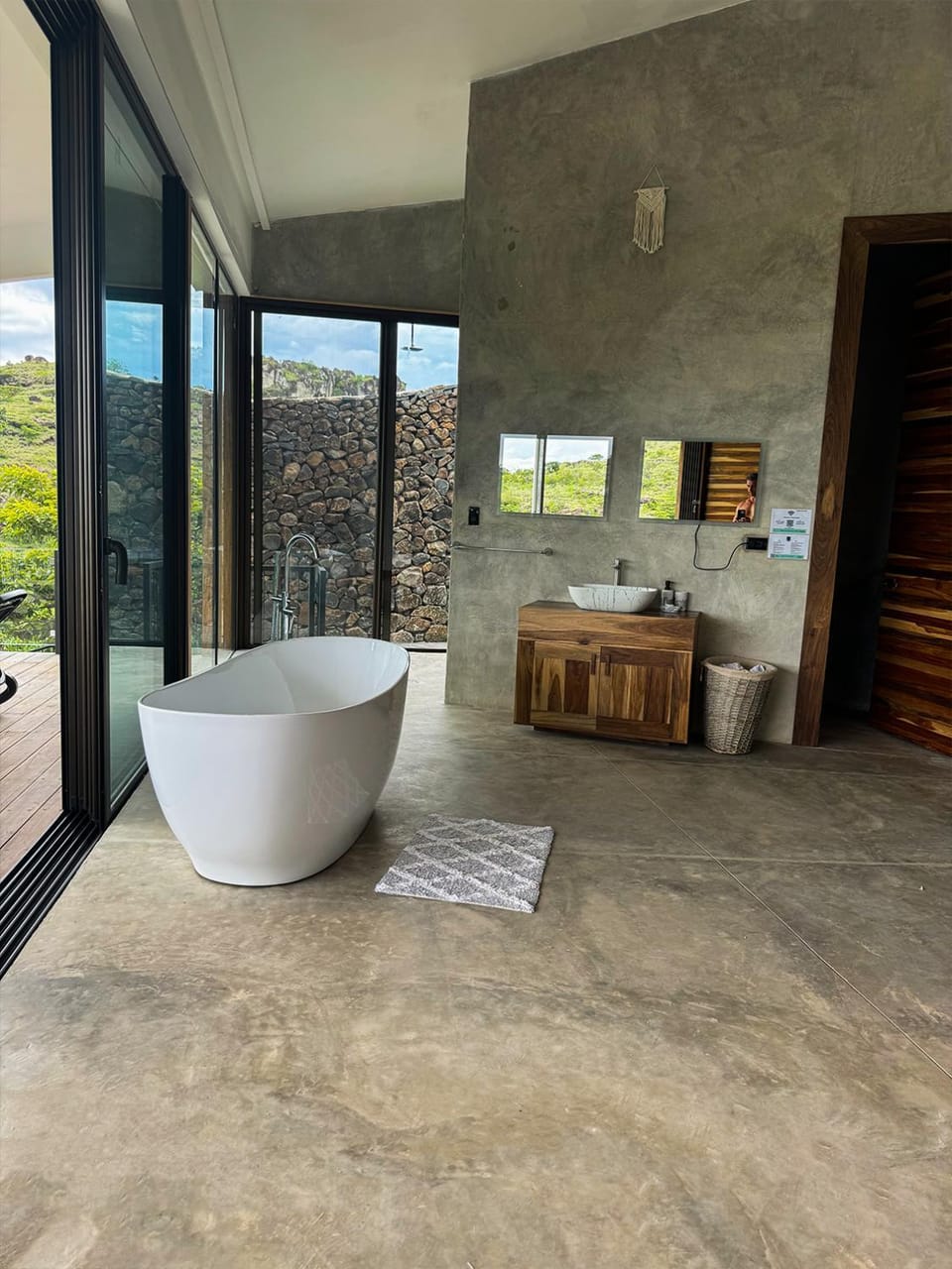 Natural landscape, Bathroom