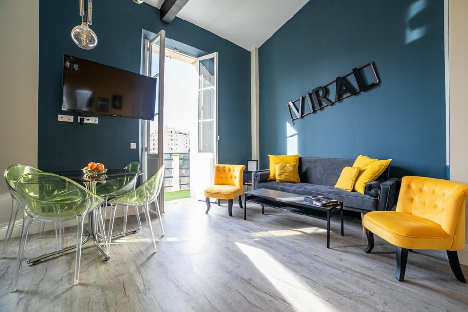 TV and multimedia, Living room, Seating area