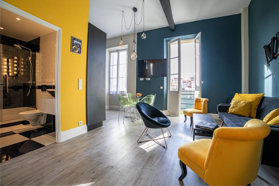 TV and multimedia, Living room, Seating area