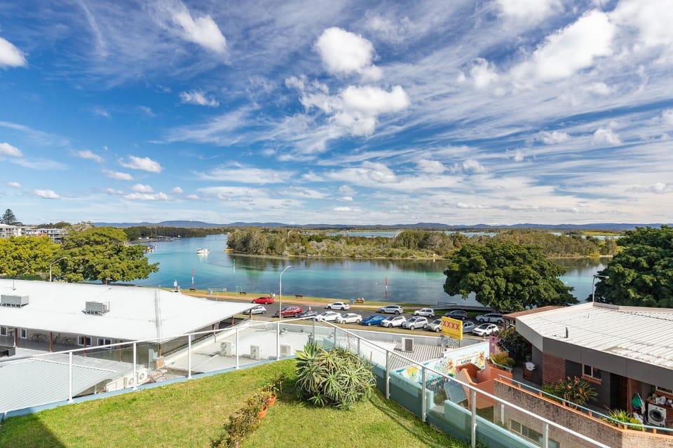 Nearby landmark, Lake view, River view