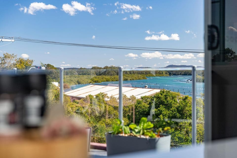Day, View (from property/room), Balcony/Terrace, Lake view, River view