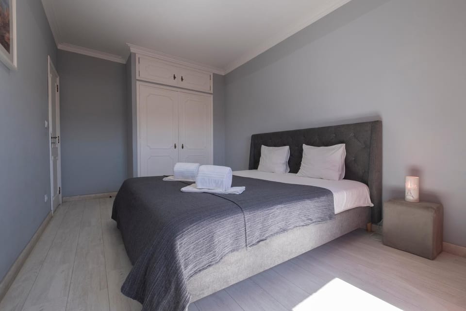 Сomfortable apartments and free garage parking Apartment in Porto