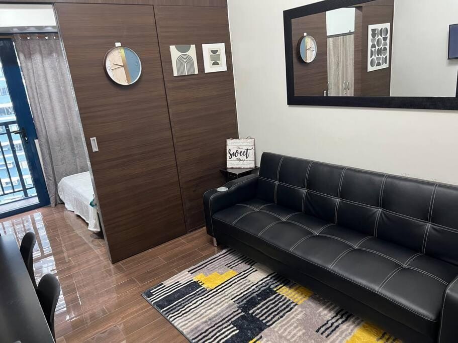 Air Residences - 1Bedroom Unit with Balcony - Wifi & Netflix Apartment in Makati