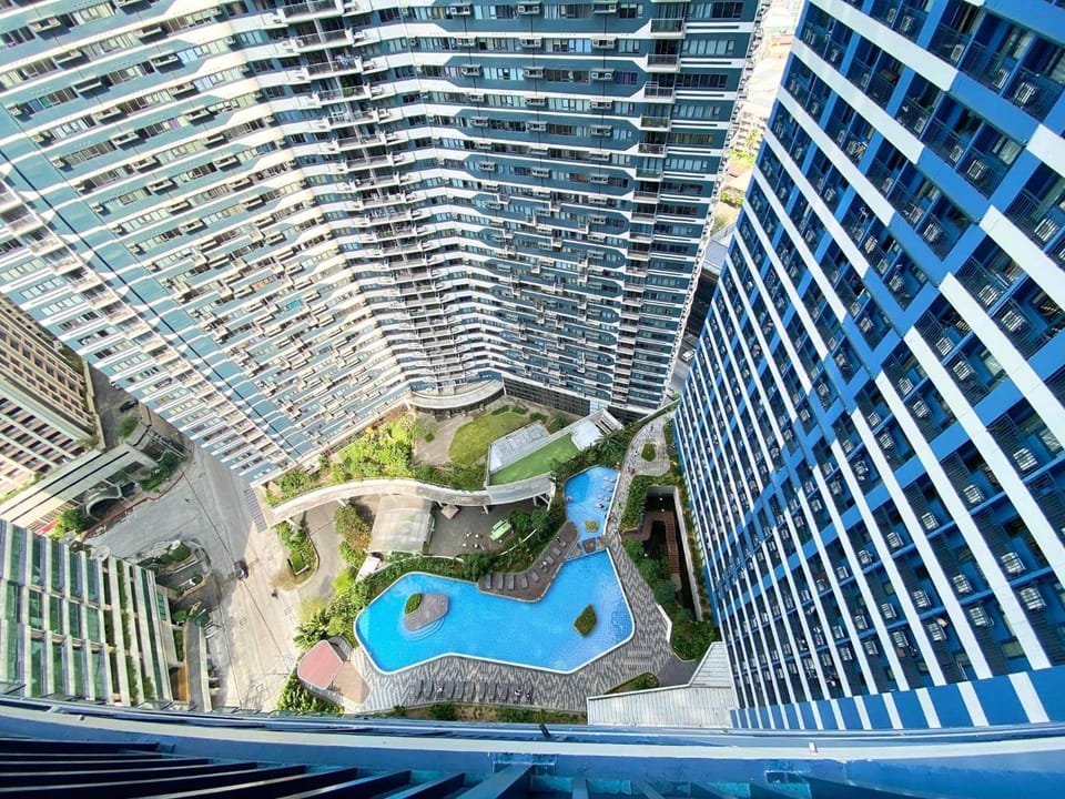 Air Residences - 1Bedroom Unit with Balcony - Wifi & Netflix Apartment in Makati