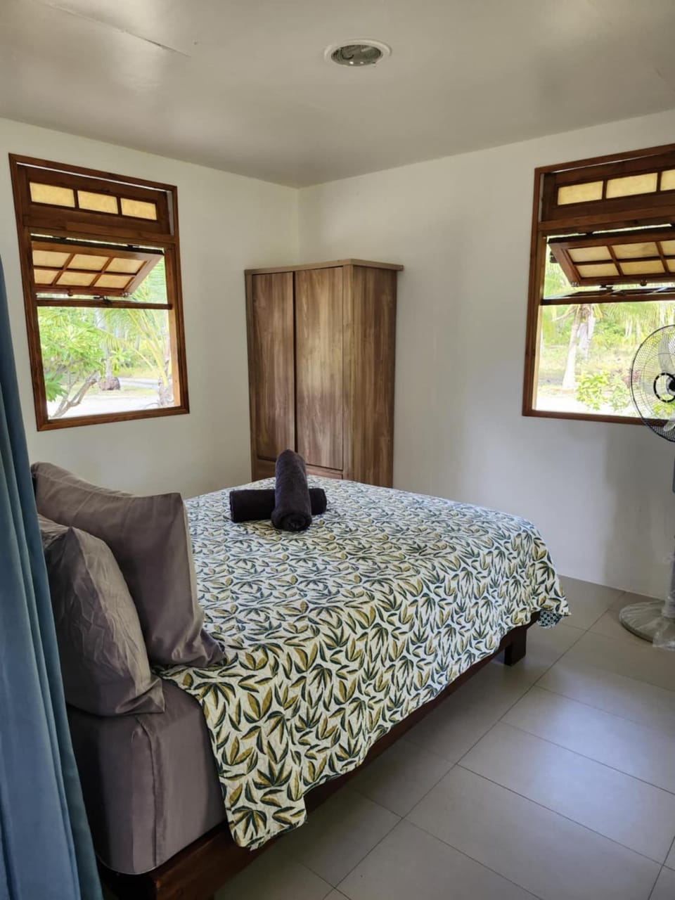 Bed, Living room, Photo of the whole room, Bedroom