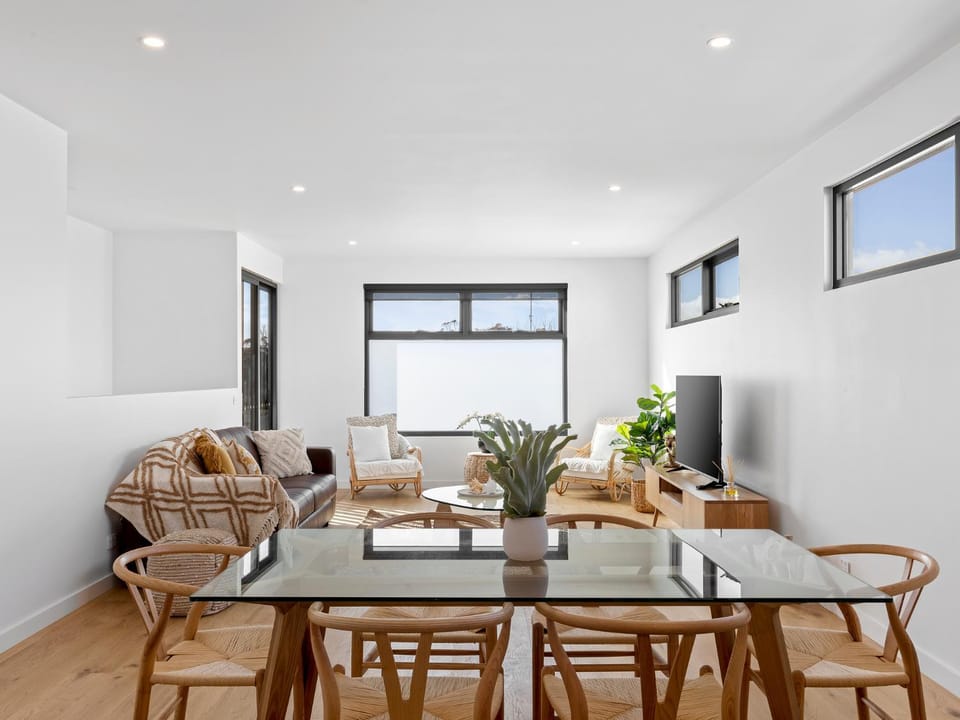 541 - 3 Bedroom Townhouse - Centrally Located- Free Parking - Free WIFI Apartment in Torquay