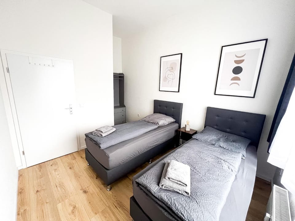 Krefeld House - 20 Min to DUS AIRPORT & MESSE Apartment in Krefeld