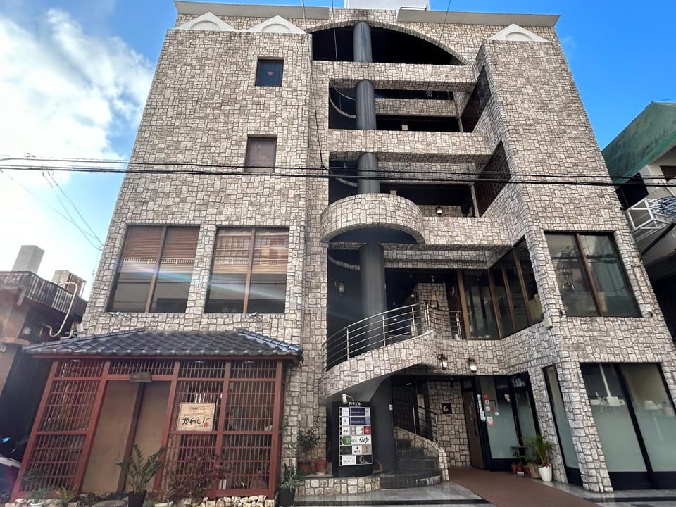 Property building, Day