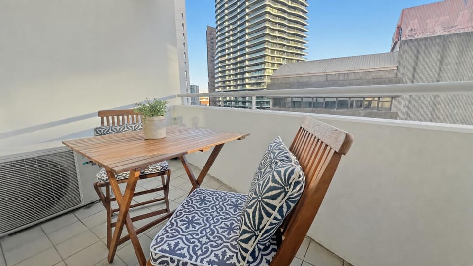 L1101 Atchison Street - St Leonards Apartment in Sydney