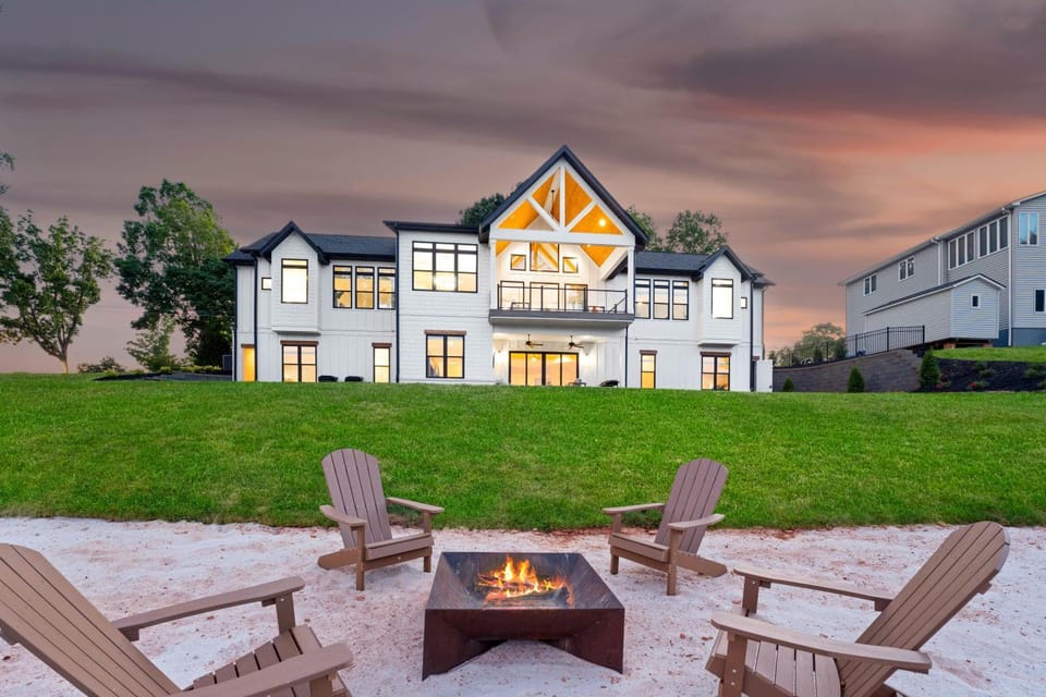 Hogan Crest House in Lake Norman