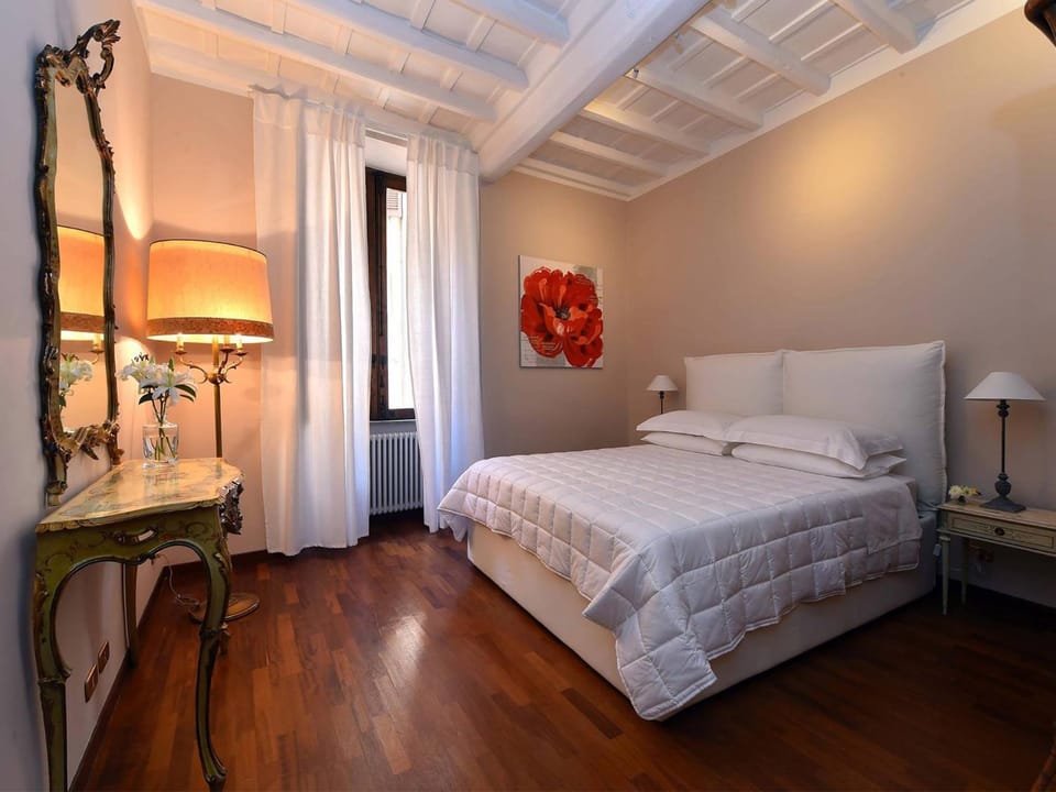 Bed, Photo of the whole room, Decorative detail, Bedroom