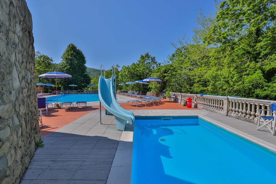 Day, Swimming pool, sunbed