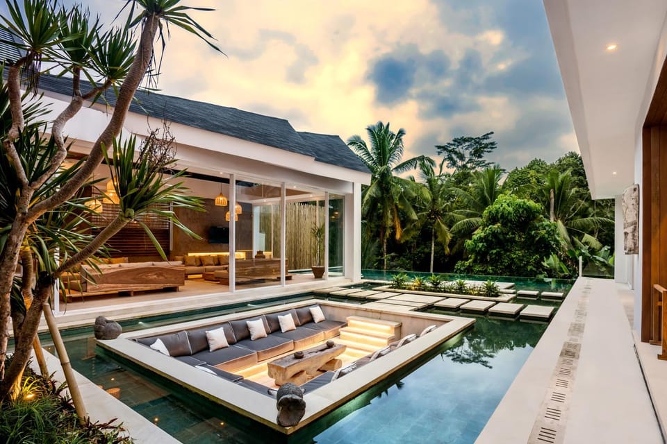 Property building, Natural landscape, Pool view, Swimming pool, internet